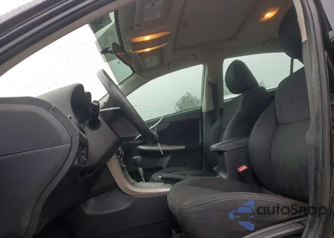 2013 Toyota Corolla Base z USA, uszkodzony, nr VIN 5YFBU4EE8DP161863